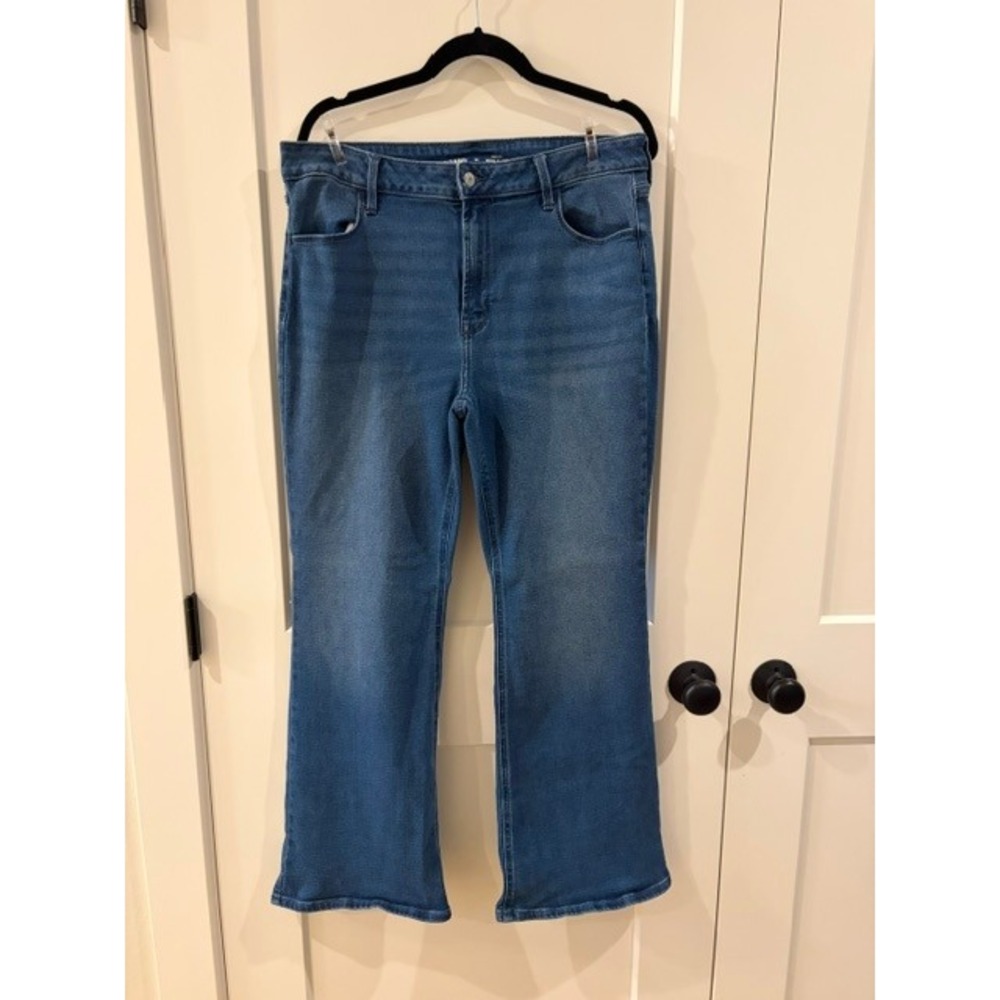 Old Navy High-Rise Wow Flare Jeans Medium Wash Blue Denim Size 14
